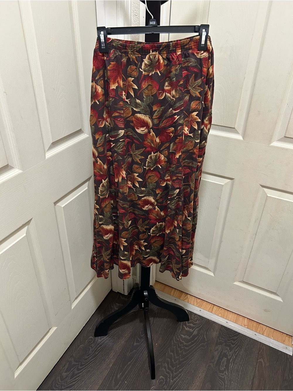 Vintage 90s Autumn Leaf Print Pleated Midi Skirt Fall Foliage Earthy